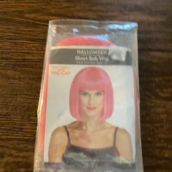 Halloween Short Bob Wig Hot Pink Costume Cosplay NWT - Picture 1 of 4